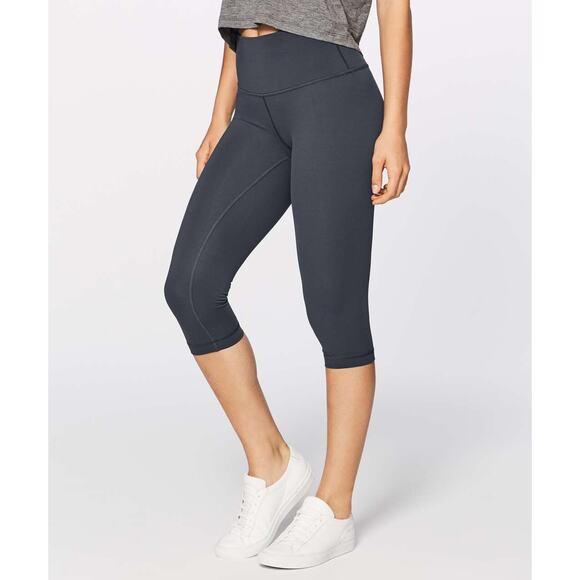 lululemon athletica Pants - Lululemon Wunder Under Hi-Rise 1/2 Tight Full-On Luxtreme 17" Black Crop Size 6